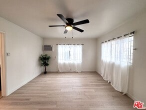 Building Photo - 1540 W 60th St