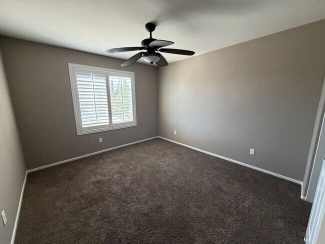 Building Photo - 27238 Avon Ln