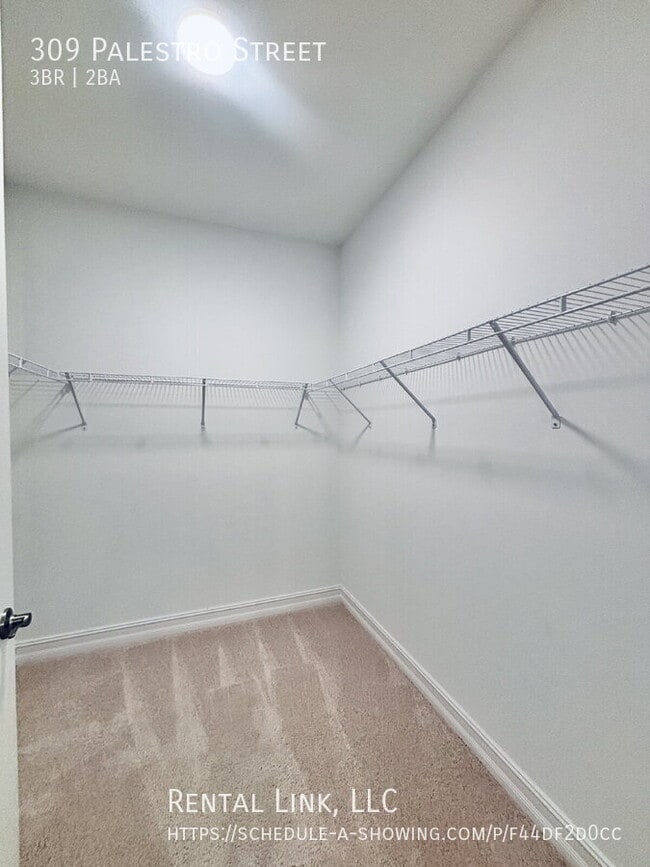 Building Photo - 309 Palestro St