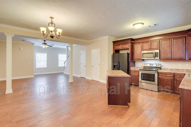 Building Photo - 141 Village Run