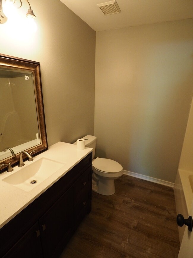 Building Photo - Four Bedroom House in Foley!