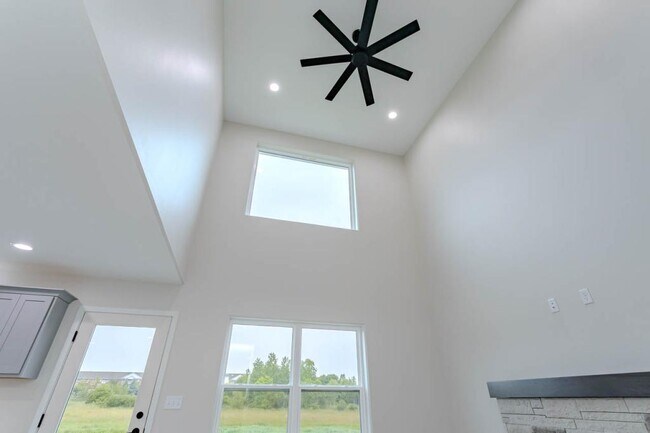 Building Photo - 3504 Green Pastures Ln