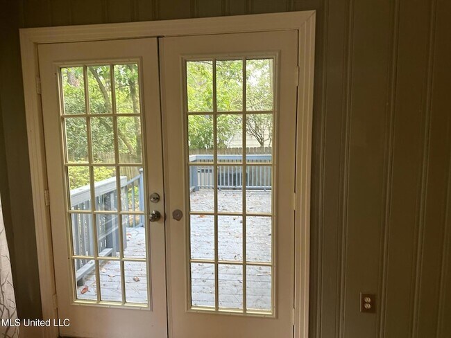 Building Photo - 3564 Cowan Pl