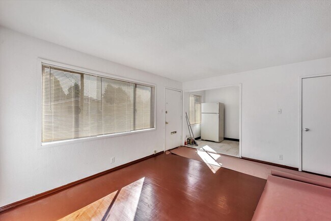 Building Photo - 6033 Foothill Blvd