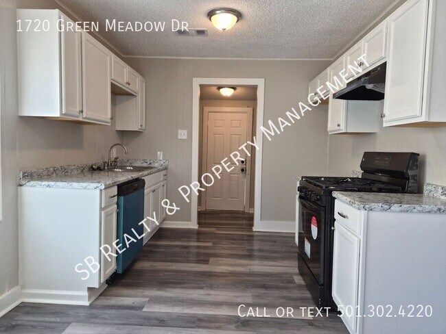 Building Photo - 1720 Green Meadow Dr