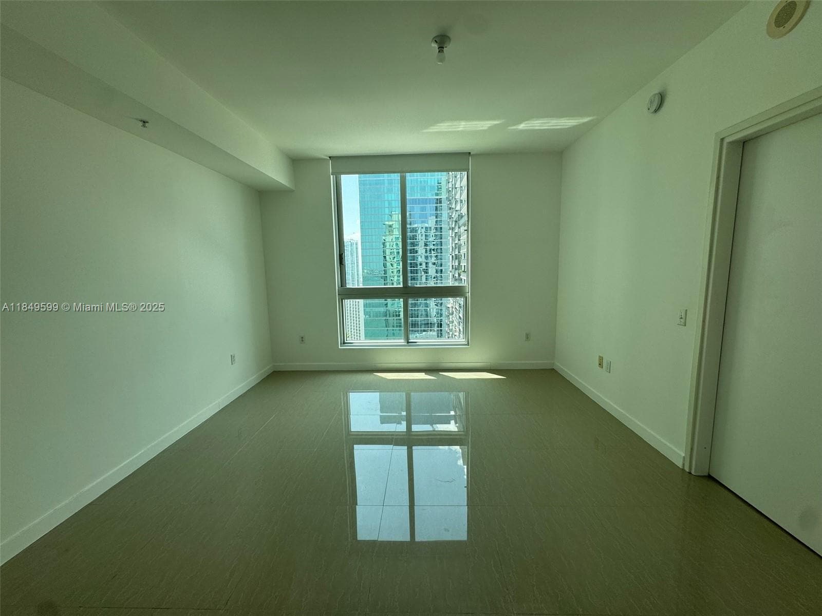 Building Photo - 300 S Biscayne Blvd