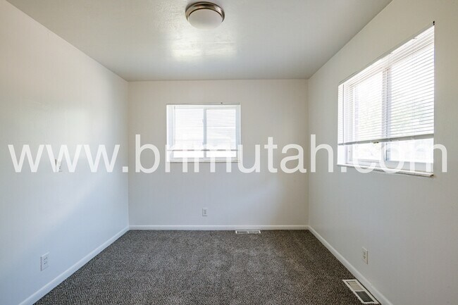 Building Photo - 5856 S 157 W