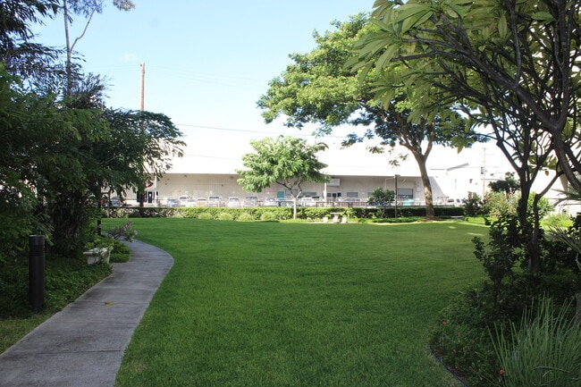 Building Photo - 215 N King St