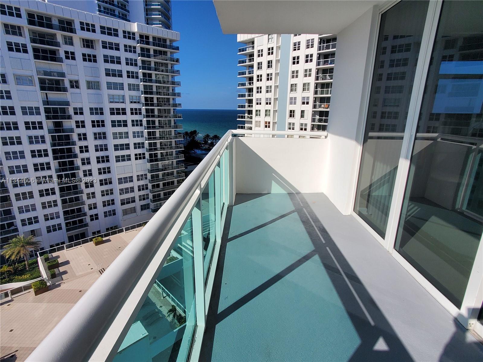 Building Photo - 3001 S Ocean Dr