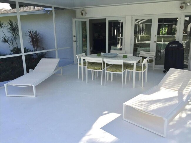 Building Photo - 329 Bernard Ave