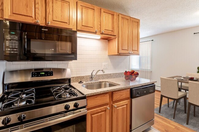 Building Photo - 187 Salmon Brook Dr