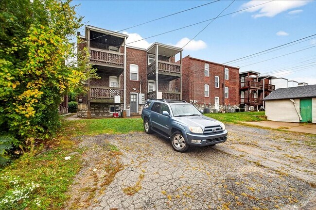 Building Photo - Sh'Cuuute!