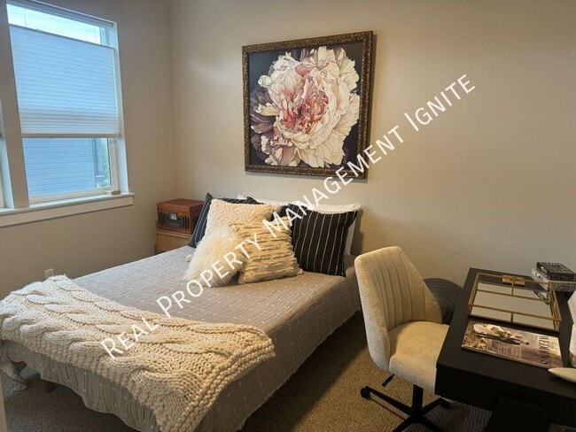 Building Photo - 63101 Boyd Acres Rd