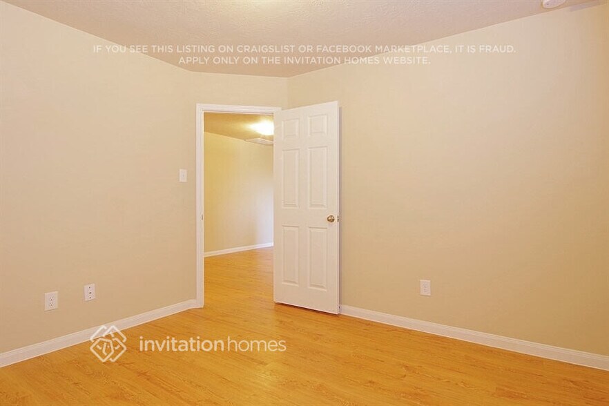 Building Photo - 18811 Dennington Dr