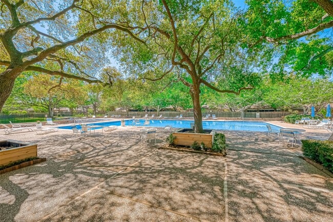Building Photo - 1344 Chardonnay Dr