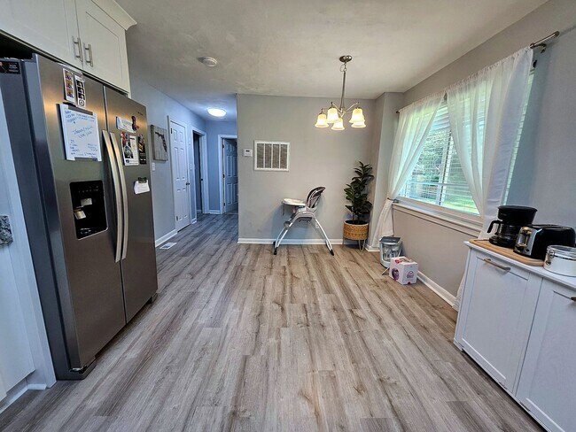 Building Photo - 7817 Sheryl Dr