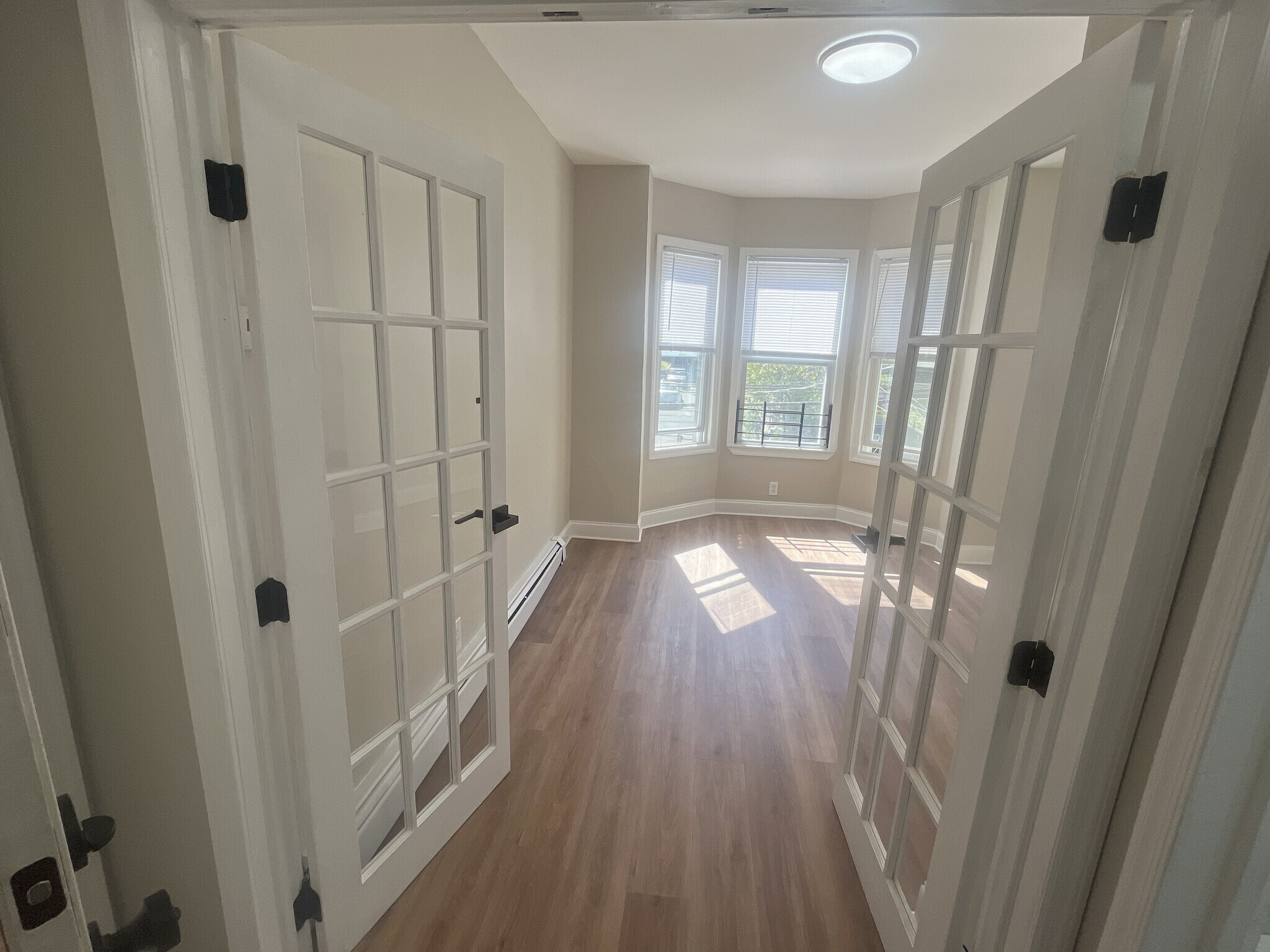 Building Photo - 21 Elliott St