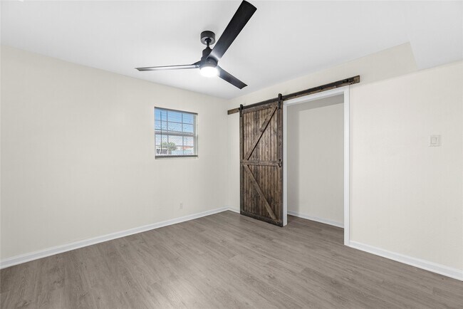 Building Photo - 7614 Grahamcrest Dr