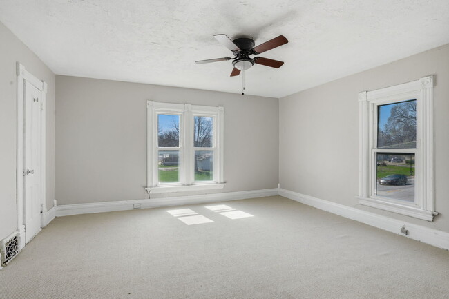 Building Photo - 1405 7th Ave