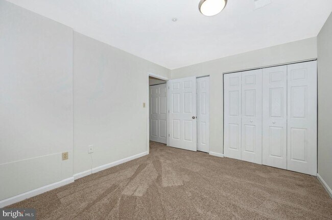 Building Photo - 10247 Redtail Ct