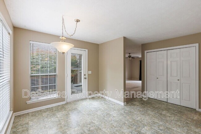 Building Photo - 236 Burgandy Hill Rd