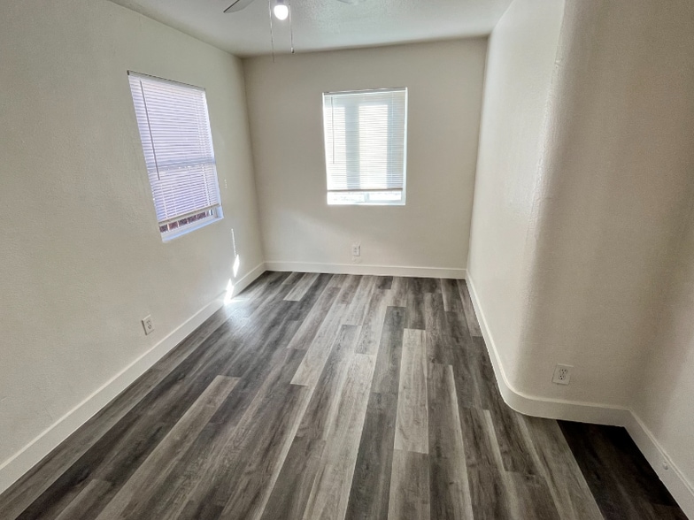 Building Photo - 1604 N H St