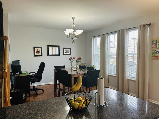 Building Photo - 807 Brodhead Dr