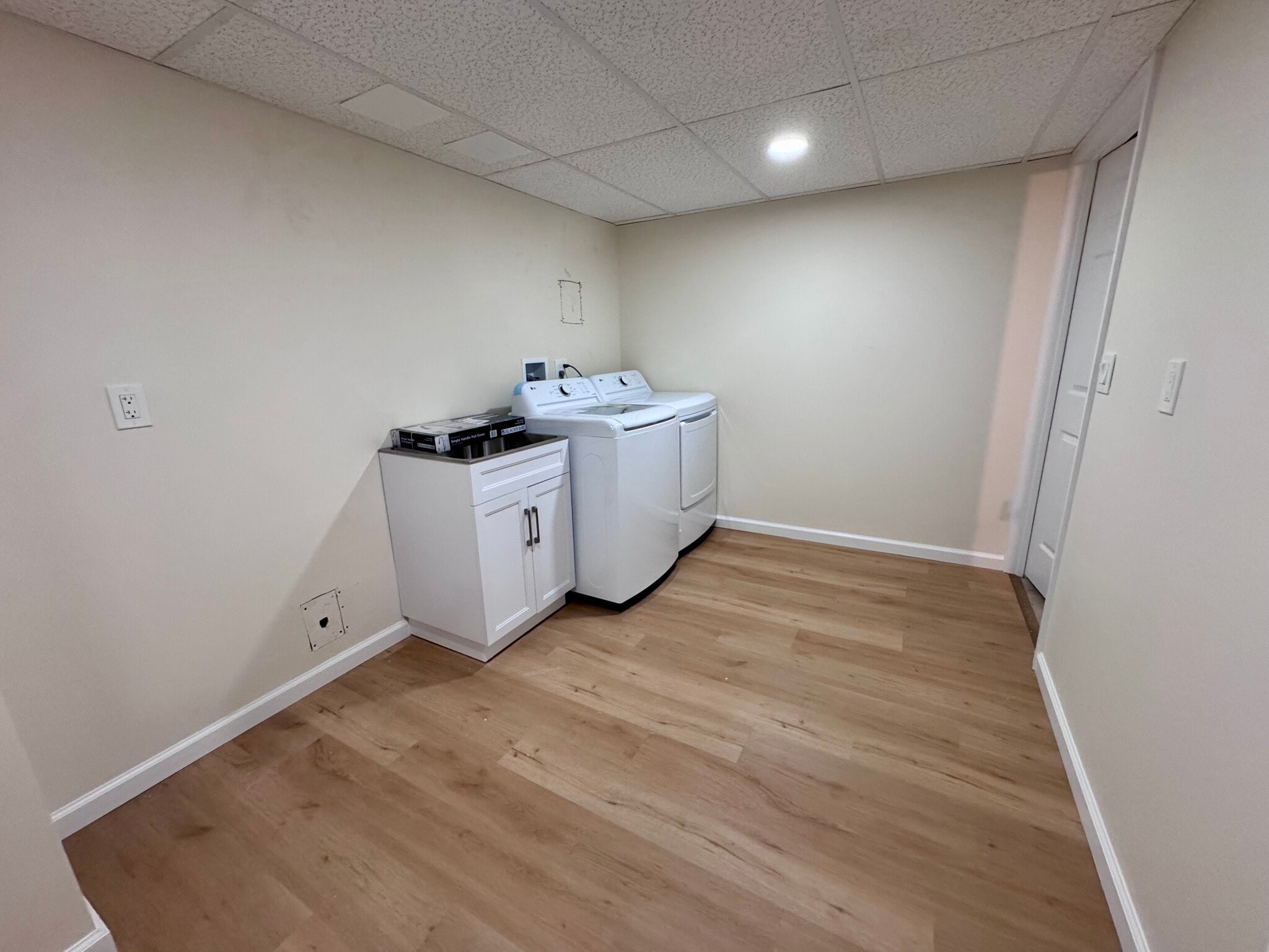 Separate Laundry room - 47 Sherwood Ave