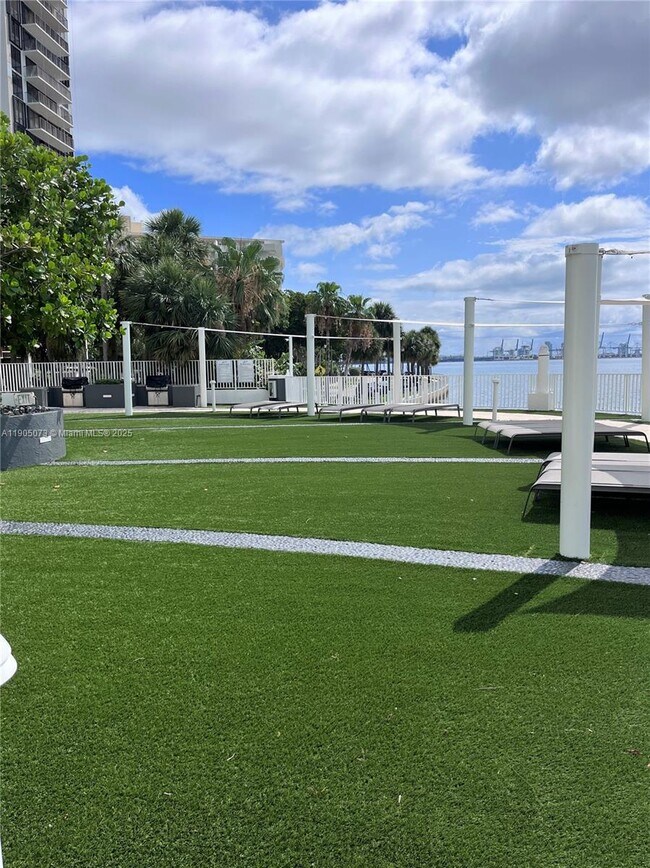 Building Photo - 200 SE 15th Rd