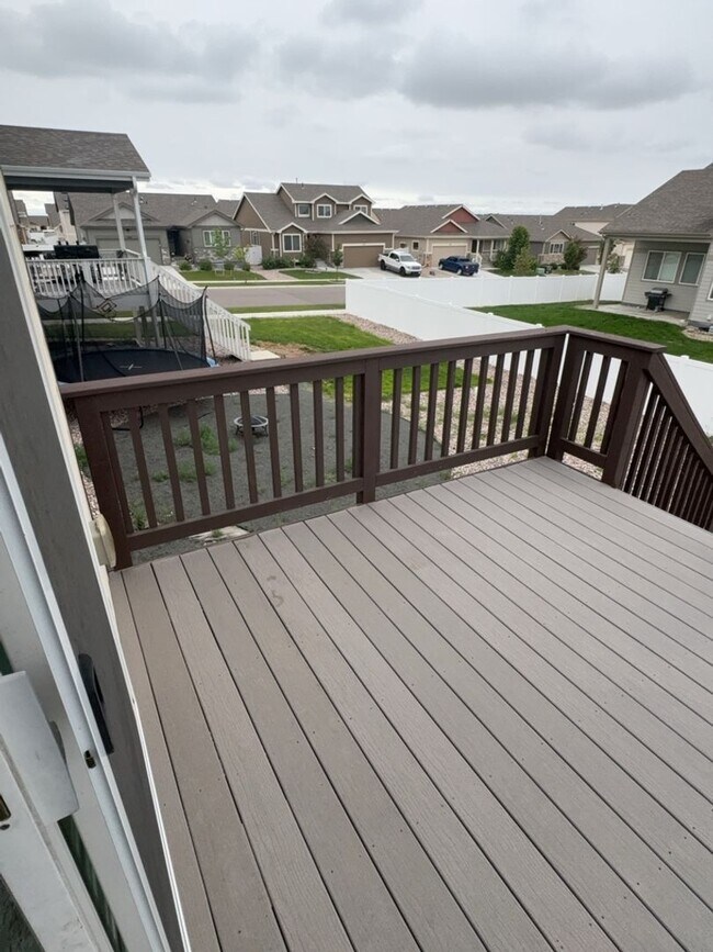 Building Photo - 3 Bed. 2 Bath, 2 Car Garage in Promontory