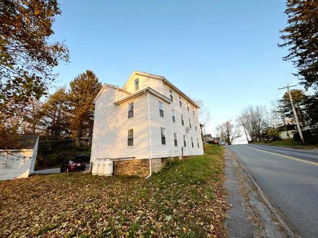 Building Photo - 115 Summer St