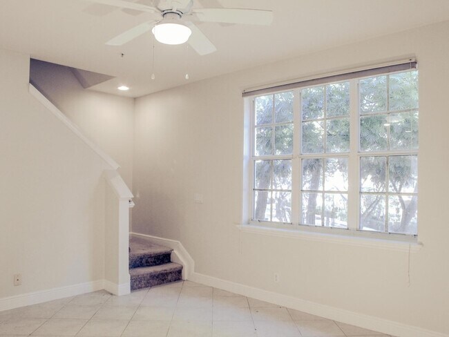 Building Photo - 124 Jesup Ln