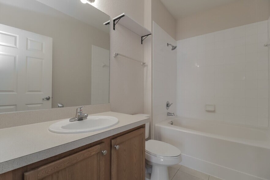 Building Photo - 2586 Grand Central Pkwy