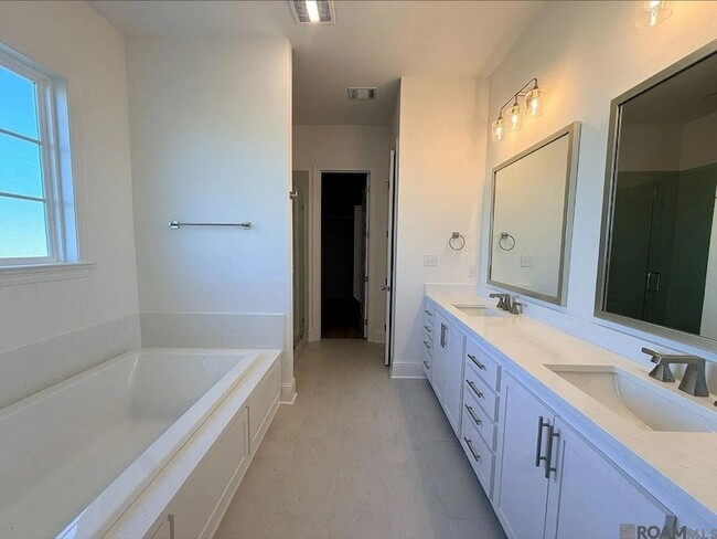 Building Photo - 7671 Dearborne Dr