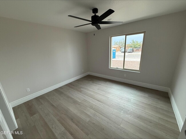 Building Photo - 2633 Dunoon Dr