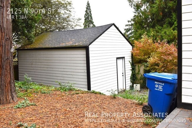 Building Photo - 2125 N 90th St