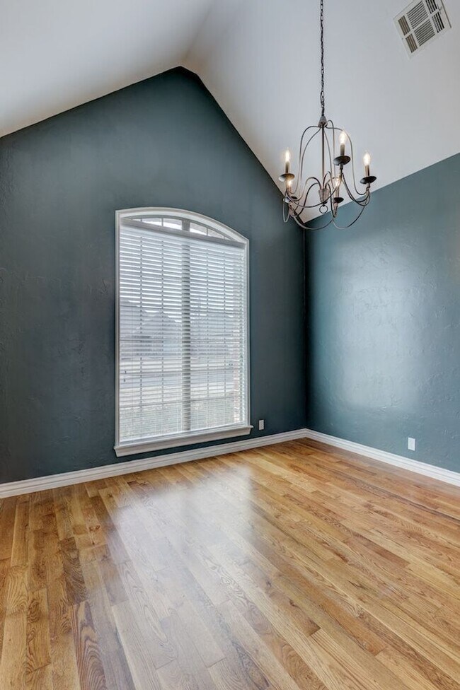 Building Photo - 4 Bedroom South Edmond Home For Rent