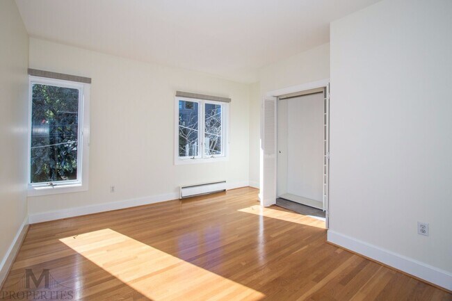 Building Photo - Eureka Valley/Castro 4 Bed + Bonus Room, 3 Bath, 2 Car Garage, City & Valley Views