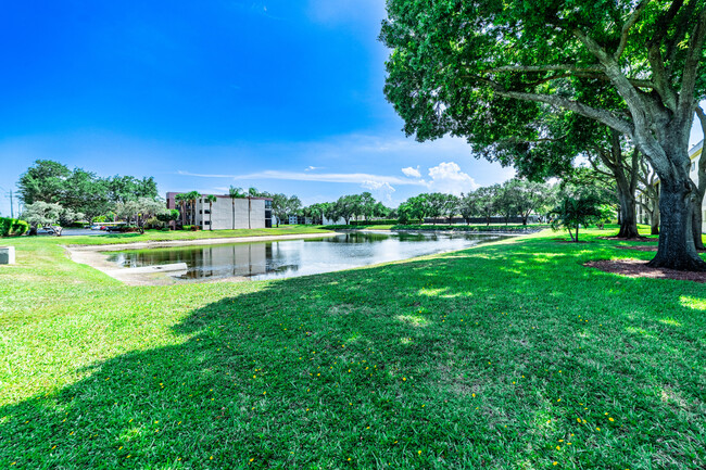 Building Photo - 15324 Lakes of Delray Blvd