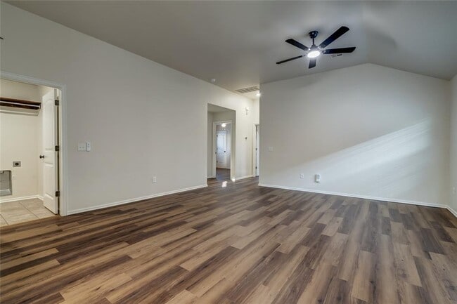 Building Photo - 12716 Heritage Oaks Dr