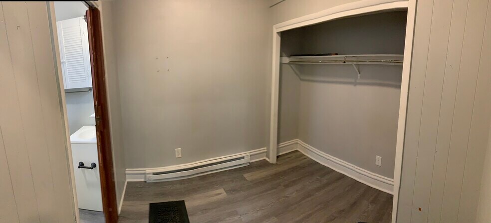 bedroom - 139 N Main St