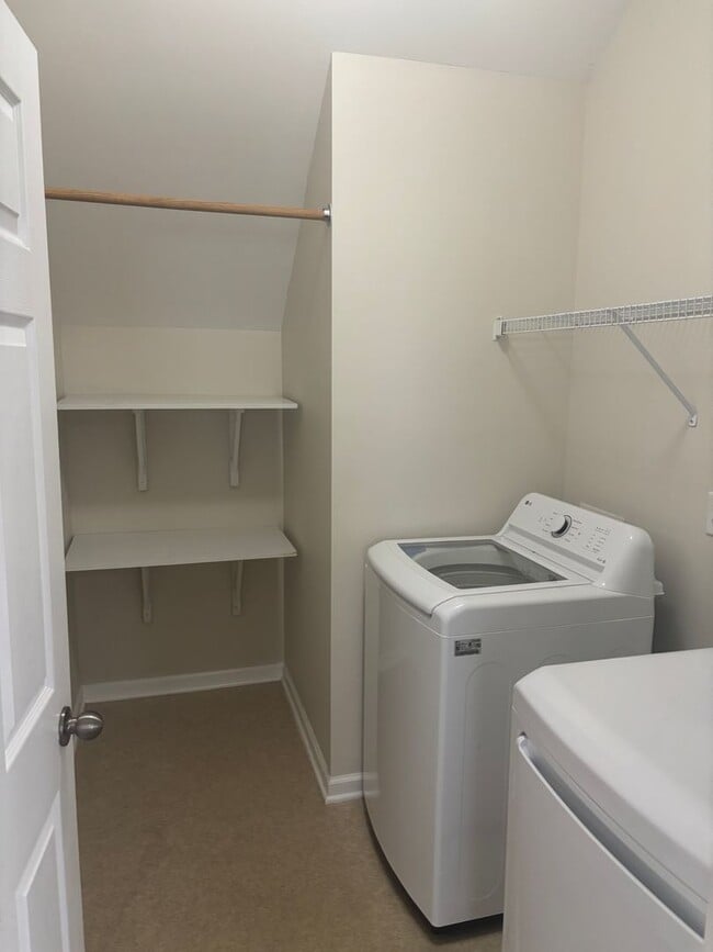 Building Photo - Spacious 5-Bedroom Home with First-Floor P...