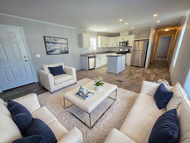 Building Photo - Sashabaw Meadows