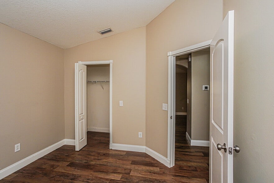 Building Photo - 10610 Navigation Dr
