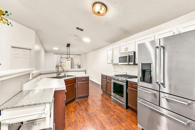 Building Photo - 2152 Spring Creek Cir