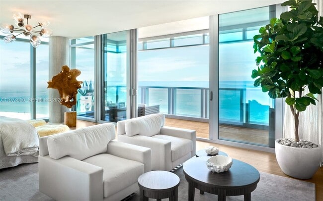 Building Photo - 2901 Collins Ave