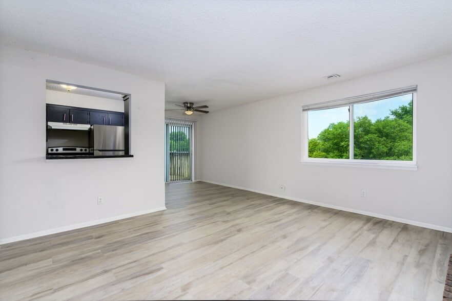 Building Photo - Riverside Heights Apartments