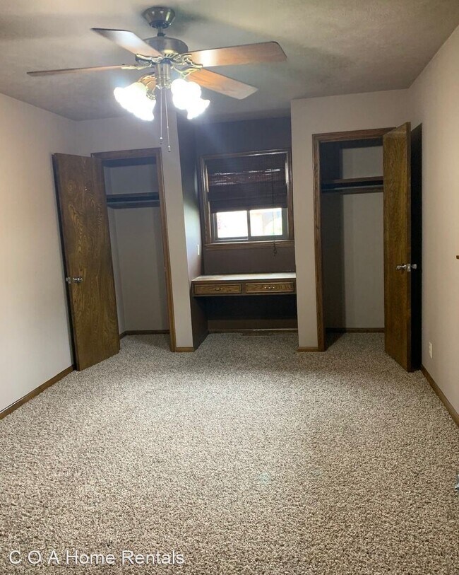 Building Photo - 3 br, 2.5 bath House - 1330 N. Emerson