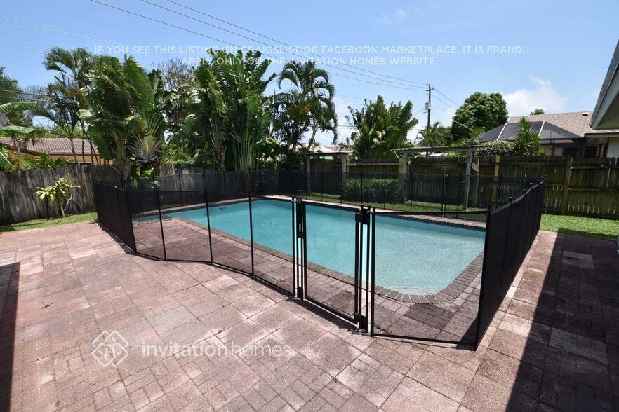 Building Photo - 4998 NW 5th Ave