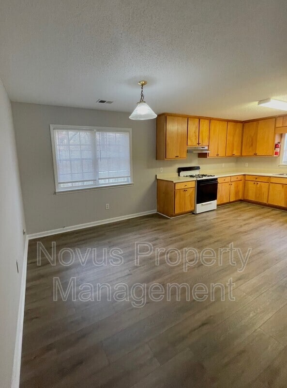 Building Photo - 119 Magnolia St